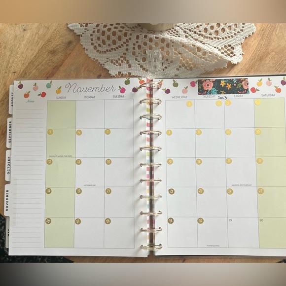 🎄🌟 Christmas Special 🌟🎄
Big Teacher Happy Planner - Picture 2 of 6